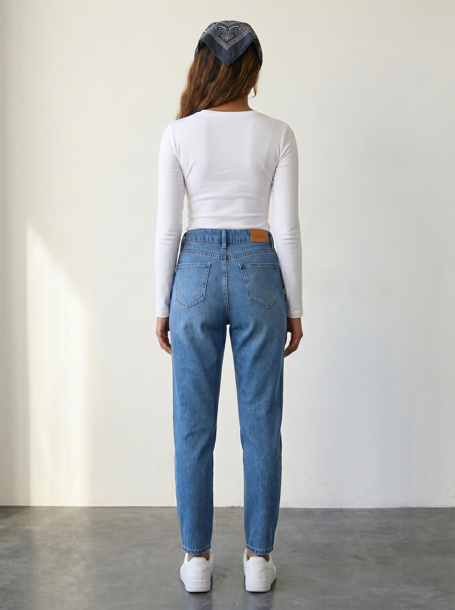 Mom fit ripped high waist jeans