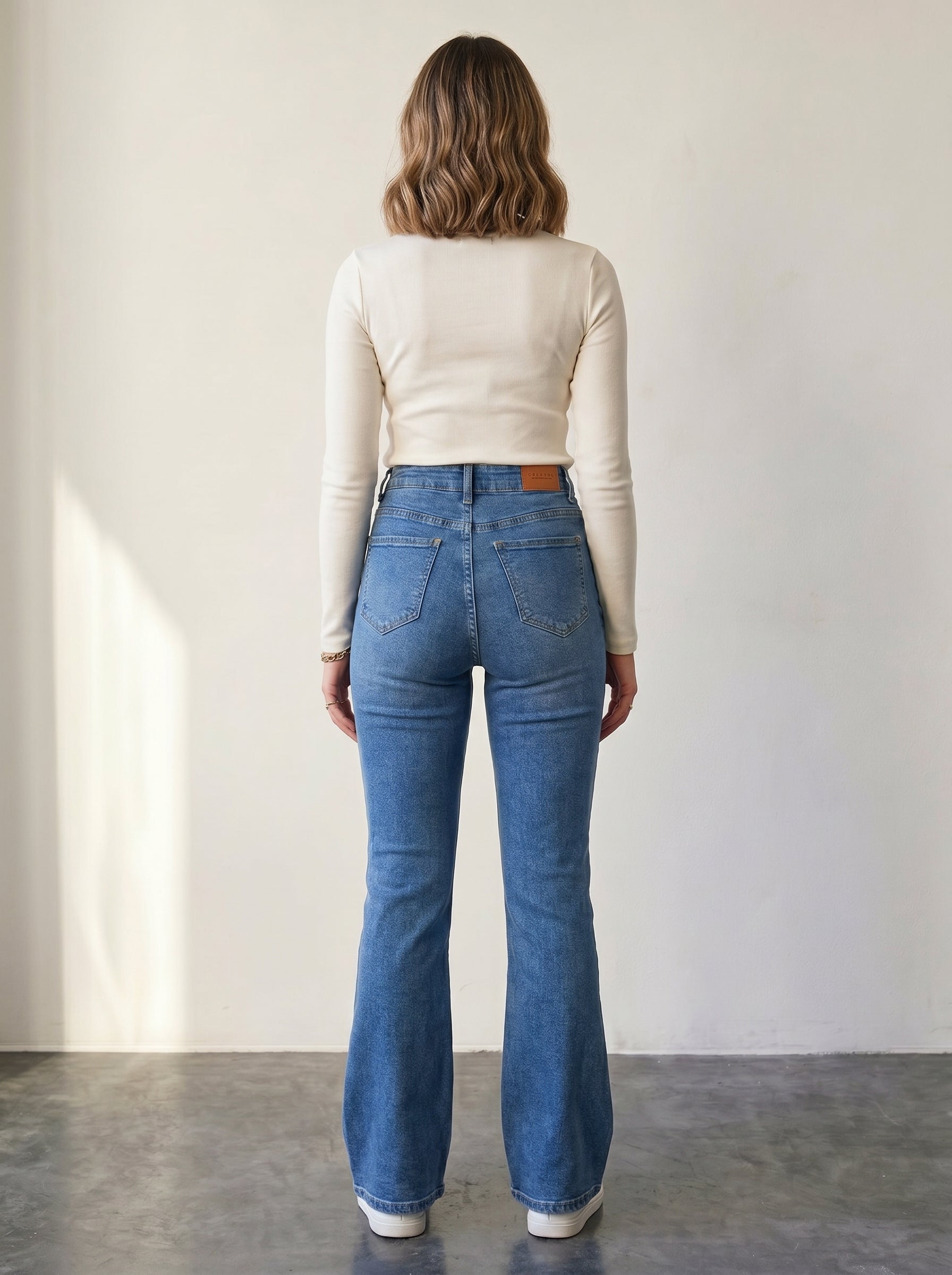 High-waist flared jeans