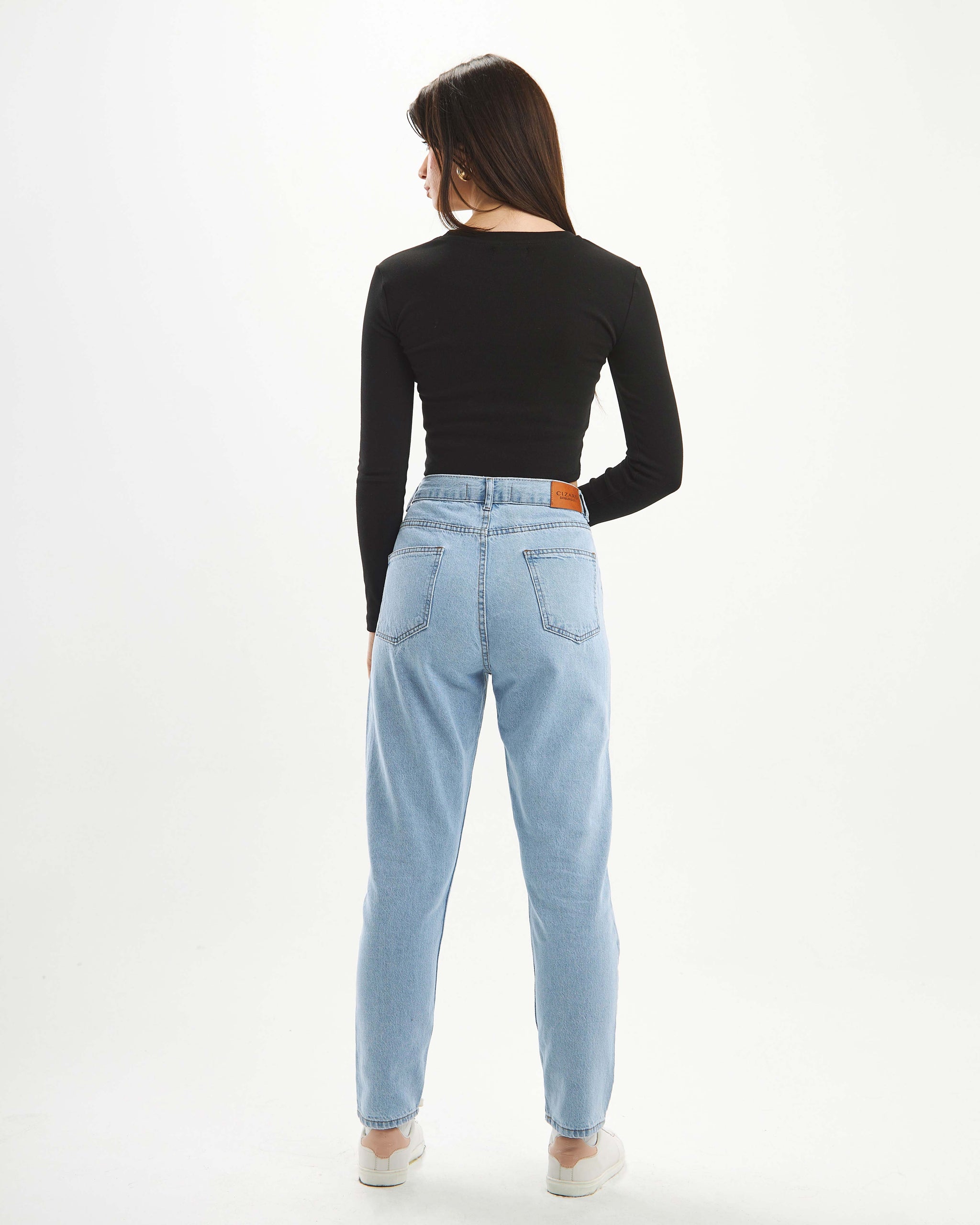 High-waisted mom fit jeans.