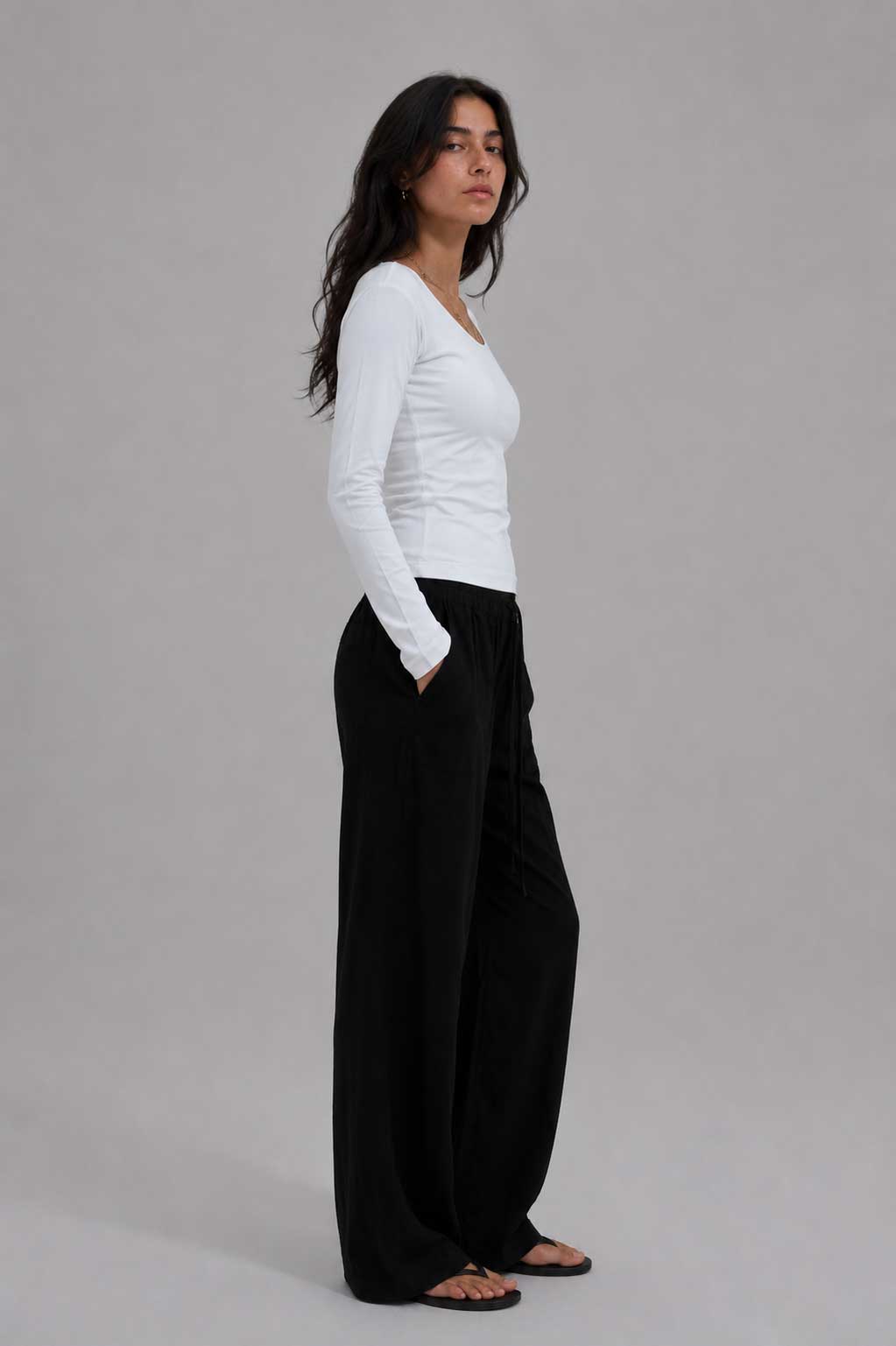 Double-Layer Fitted Long Sleeve U-Neck Top | White Top CIZARO - Cizaro Jeans