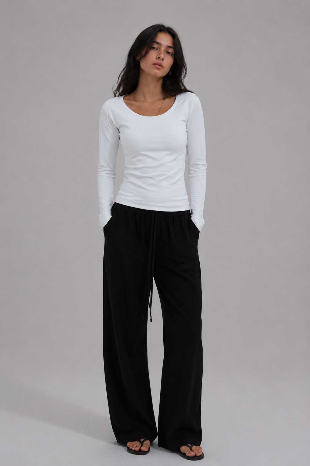 Double-Layer Fitted Long Sleeve U-Neck Top | White Top CIZARO - Cizaro Jeans