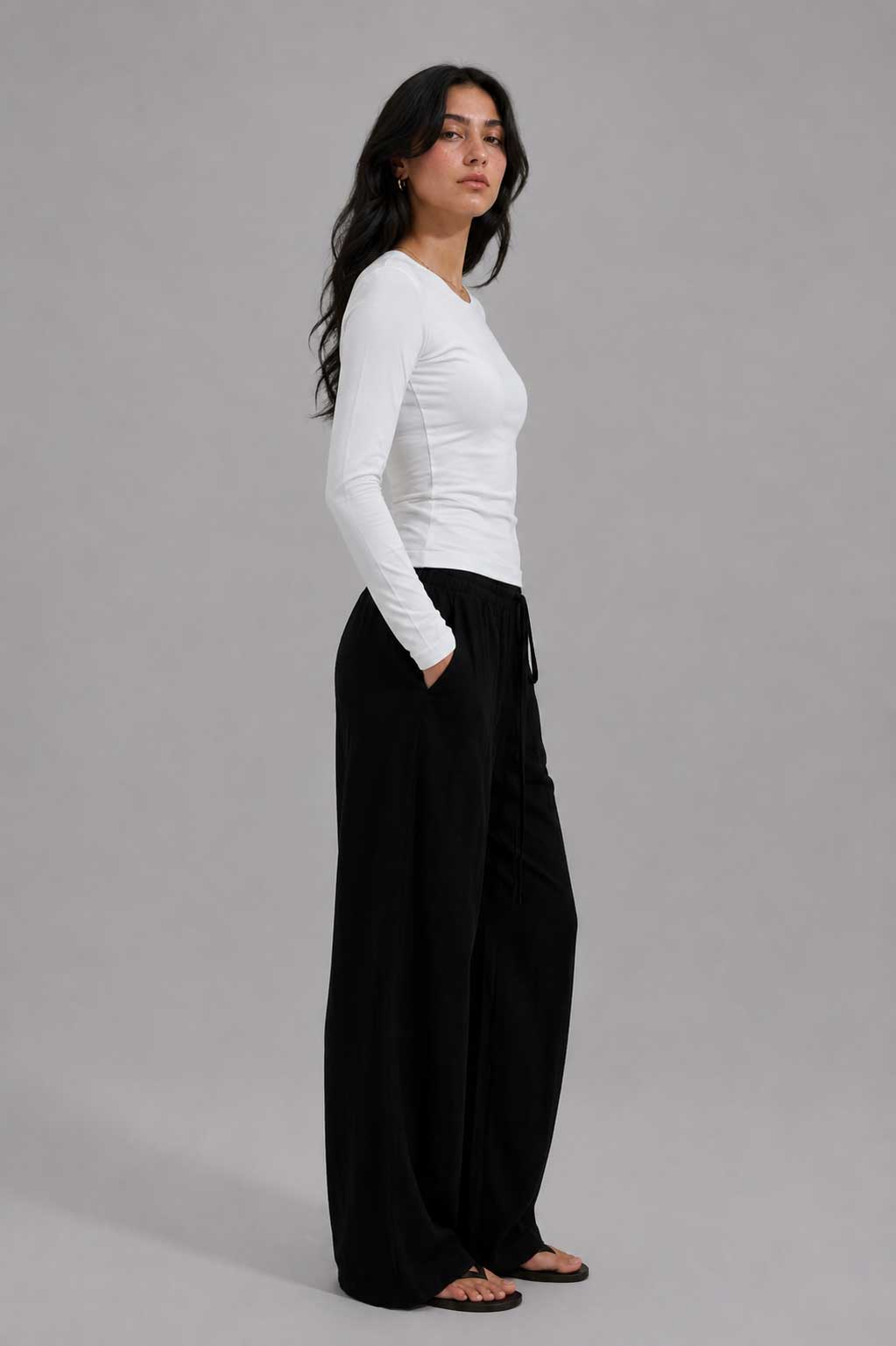 Double-Layer Fitted Long Sleeve Crew Neck Top | White Top CIZARO - Cizaro Jeans